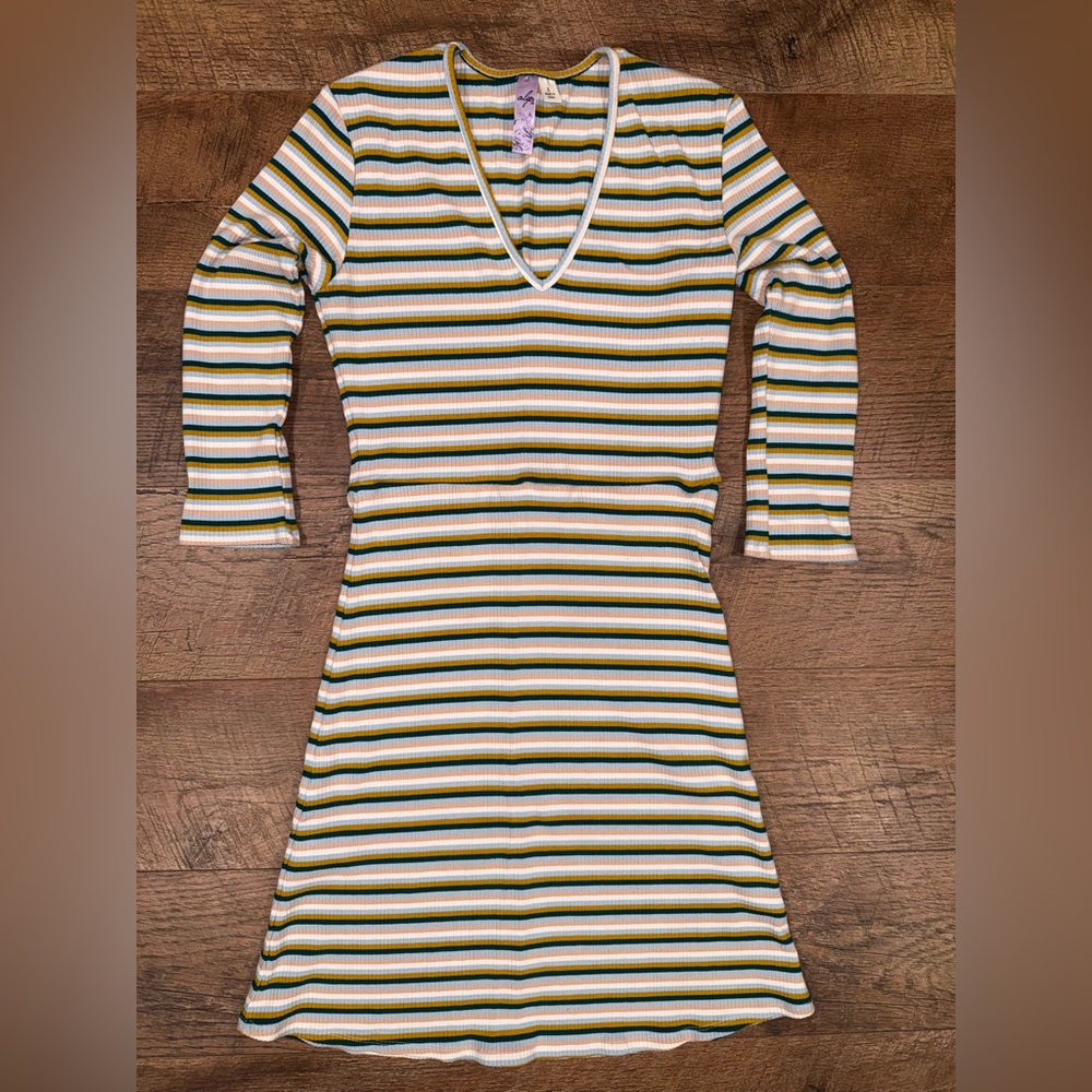Alya Striped Ribbed Sheath Dress with V-Neck and 3/4 Sleeves